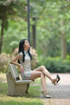 [IESS异思趣向] 耽丝 树荫下的旗袍镁钕宁宁 [60P/56M] - 2