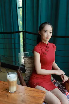 [IESS异思趣向] 耽丝 小高的红色旗袍 [79P/98M] - 1
