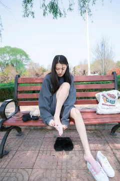 勿恋传媒 NO.741 兔兔-风寻[153P/1V/3.65GB] - 2
