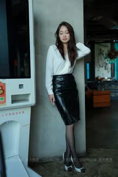 [IESS异思趣向] 耽丝 210526 小高的黑色皮短裙 [83P/91MB] - 1