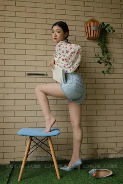 [IESS异思趣向] 耽丝 210708 可可的碎花长袖衫 [81P/116MB] - 4