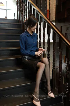 [IESS异思趣向] 耽丝 210722 小六的黑色皮短裙 [88P/105MB] - 2