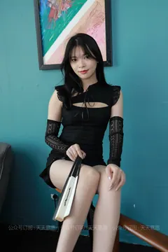 [IESS异思趣向] 耽丝 210812 小七的黑色不规则短裙 [93P/92MB] - 1
