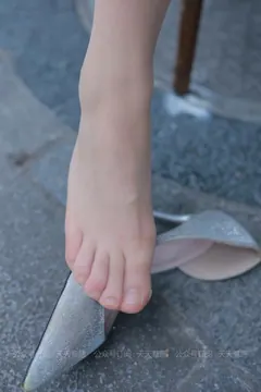 [IESS异思趣向] 2021.05.25 丝享家 814：小婕《肉丝白裙俏佳人》[79P/127MB] - 2
