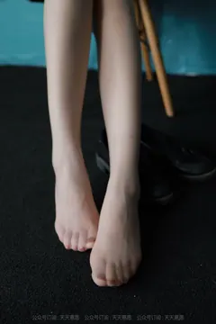 [IESS异思趣向] 耽丝 小七的学苑风短裙 [90P/93MB] - 1