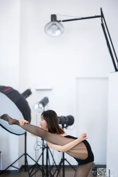 [GALLI嘉丽]舞蹈生日记 005 – 灵儿 [42P/323MB] - 2
