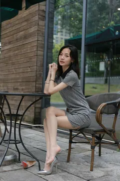 [IESS异思趣向] 2021.07.22 丝享家867：小六《格子连衣裙》[90P/165MB] - 2