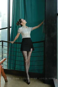 [IESS异思趣向] 2021.07.27 丝享家872：九妹《最美职业装》 [80P/132MB] - 3