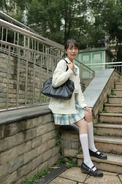 [IESS异思趣向] 耽丝 211013 团团的长腿JK装 [94P/124MB] - 2