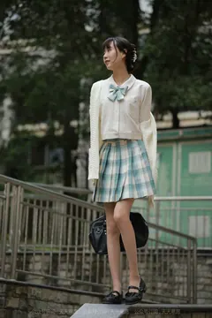 [IESS异思趣向] 耽丝 211013 团团的长腿JK装 [94P/124MB] - 4