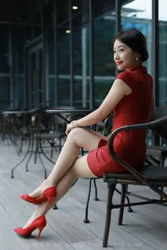 [IESS异思趣向] 耽丝 211031 小婕的红色战衣 [90P/89MB]