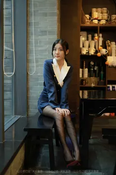 [IESS异思趣向] 耽丝 211101 婉苹的OL包屯裙 [90P/98MB] - 4