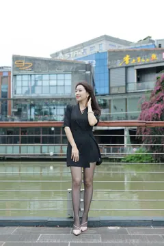 [IESS异思趣向] 耽丝 211105 小婕在桥上吹风 [95P/127MB] - 2
