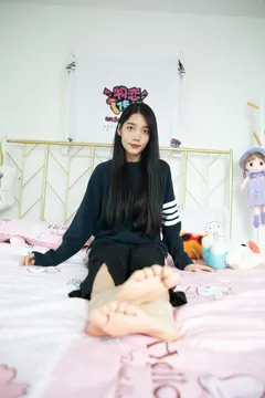 勿恋传媒 NO.909 蕾蕾-黑色玫瑰[128P/1V/3.07GB]