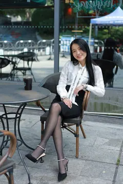 [IESS异思趣向] 耽丝 211122 婉萍的窄裙黑丝装 [90P/105MB] - 3