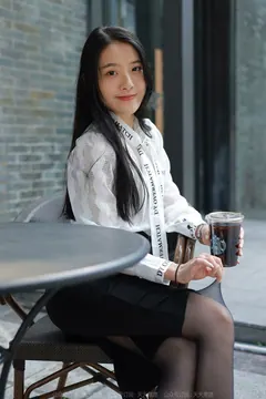 [IESS异思趣向] 耽丝 211122 婉萍的窄裙黑丝装 [90P/105MB] - 4
