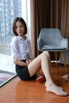 [IESS异思趣向] 耽丝 211210 小六的短发配短裙 [84P/96MB] - 1