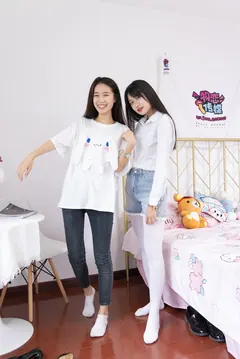 勿恋传媒 NO.945期 菜菜&小敏-森林里的花[145P/1V/5.07GB] - 3