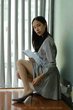 [IESS异思趣向] 2021.10.18 丝享家951：美子《听话的女秘书》[90P/141MB] - 1