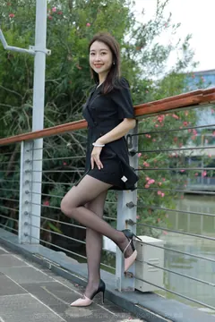 [IESS异思趣向] 2021.10.20 丝享家953：小婕《桥上的镁钕》[96P/165MB] - 4