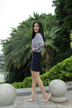 [IESS异思趣向] 2021.10.25 丝享家957：婉苹《公园偶遇镁钕》[92P/399MB] - 3