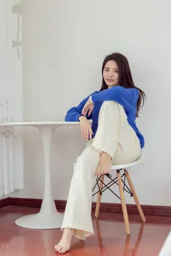 勿恋传媒 NO.965 然然-树下的故事[142P/1V/4.30GB] - 4