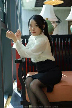 [IESS异思趣向] 耽丝 211217 婉萍的嘿丝咖啡 [90P/111MB] - 2
