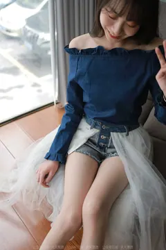 [IESS异思趣向] 耽丝 220121 团团的长腿纱裙 [95P/105MB] - 2