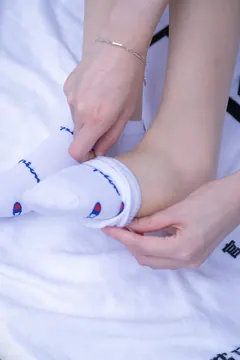 [BoBoSocks袜啵啵]NO.001 小甜豆-帆布鞋、白棉袜、肉丝 [138P/1V/6.23GB] - 2