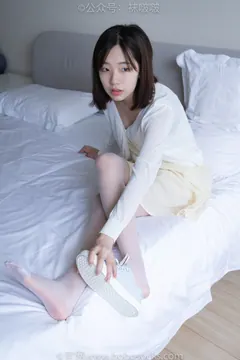 [BoBoSocks袜啵啵]NO.005 小甜豆-帆布鞋、薄白丝 [133P/1V/3.14GB] - 1