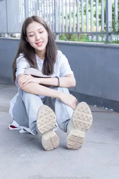 [BoBoSocks袜啵啵]NO.012 泡芙-运动鞋、白棉袜、裸足 [132P/1V/3.65GB] - 2