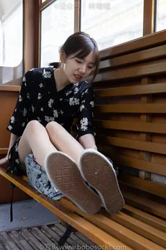 [BoBoSocks袜啵啵]NO.013 小甜豆-匡威帆布鞋、浅灰色短棉袜、肉丝 [132P/1V/8.07GB] - 4