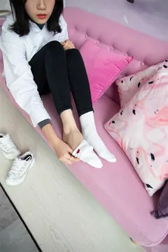 勿恋传媒 No.125 落落-实力演绎东北妹字的冬天 [218P/2V/1.96GB] - 3