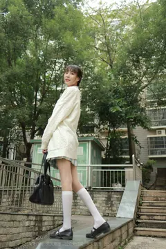 [IESS异思趣向] 2021.11.02 丝享家963：团团《长腿JK装》 [94P/124MB]