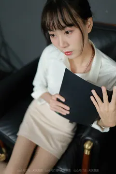 [IESS异思趣向] 2021.11.08 丝享家969：团团《迷人的金色波纹》 [92P/99.8MB] - 3