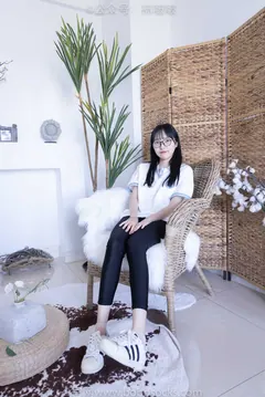 [BoBoSocks袜啵啵]NO.044 稚予-贝壳头、匡威帆布鞋、短肉丝 [154P/1V/5.40GB] - 3