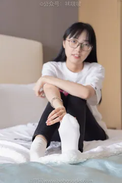 [BoBoSocks袜啵啵]NO.055 稚予-斯凯奇运动鞋、白棉袜、黑棉袜[139P/1V/6.67GB] - 1