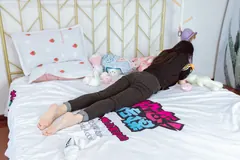 勿恋传媒 NO.1036 然然-帆布鞋、白色棉袜、裸足[135P/1V/4.24GB] - 3
