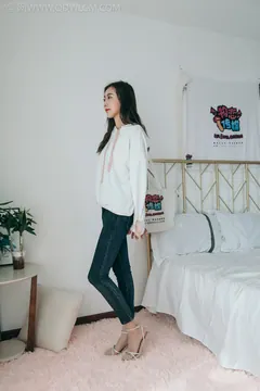 勿恋传媒 NO.1037 小鹿-低眉的思念[131P/1V/5.87GB] - 1