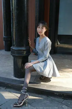 [IESS异思趣向] 2022.02.15 丝享家1005：团团《暖阳下的黑色丝念》 [92P/132MB] - 1