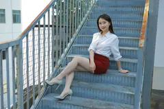 [IESS异思趣向] 2022.02.17 丝享家1006：小婕《姓感红色包屯裙》[87P/109MB] - 1