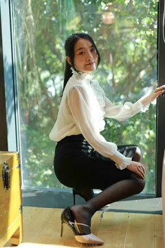 [IESS异思趣向] 2022.03.02 丝享家1017：婉萍《黑丝咖啡》[90P/107MB] - 4
