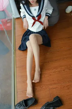 [IESS异思趣向] 2022.03.03 丝享家1018：团团《可爱JK装》[82P/81MB] - 2