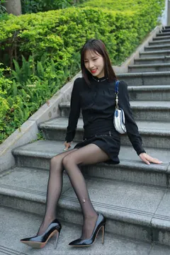 [IESS异思趣向] 耽丝 220324美子的红唇嘿丝 [88P/105MB] - 2