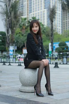 [IESS异思趣向] 耽丝 220324美子的红唇嘿丝 [88P/105MB] - 4