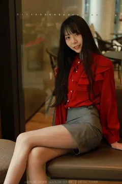 [IESS异思趣向] 耽丝 220402坐对面的团团 [86P/92MB] - 1