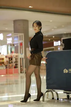 [IESS异思趣向] 耽丝 220410商场偶遇小金 [83P/69MB] - 3