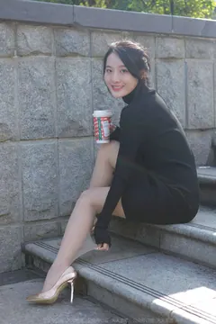 [IESS异思趣向]2022.03.21 丝享家1035：婉萍《黑色包屯裙》[89P/107MB] - 2