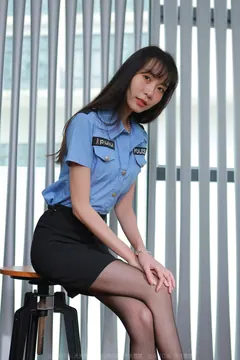 [IESS异思趣向]2022.03.27 丝享家1041：团团《长腿至服》[91P/144MB] - 1
