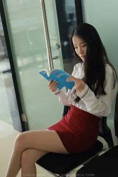 [IESS异思趣向] 耽丝 220511门外的红裙婉萍 [92P/86MB] - 3